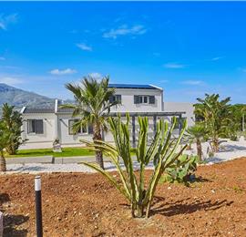 5 bedroom villa with infinity pool, Castellammare del Golfo, sleeps 9